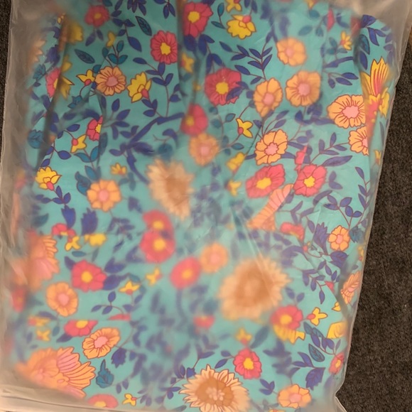 Gorgeous wrap dress in turquoise print! - Picture 10 of 10